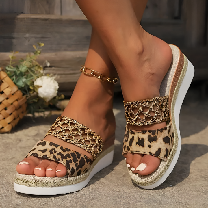 MADDISON | LIGHTWEIGHT LEOPARD PRINT SANDALS