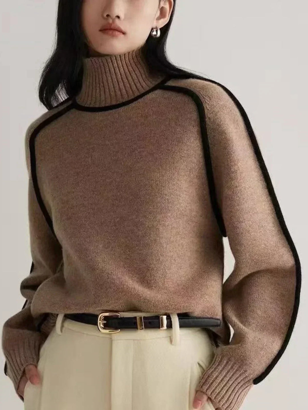 Aisha – Elegant Turtleneck Sweater