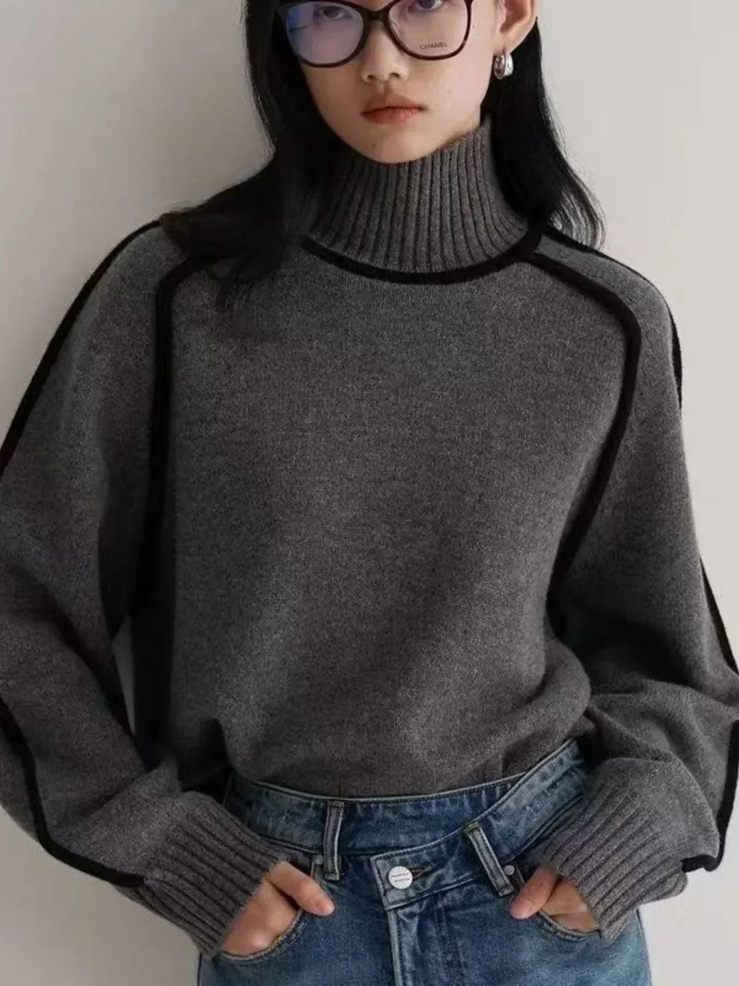 Aisha – Elegant Turtleneck Sweater