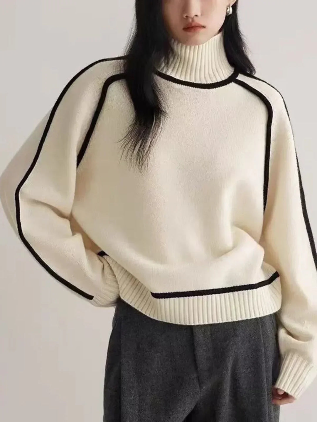 Aisha – Elegant Turtleneck Sweater